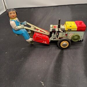 Vtg TRACTOR w/ DRIVER MS 857 TIN LITHO CLOCKWORK WIND UP TOY CHINA 1960's